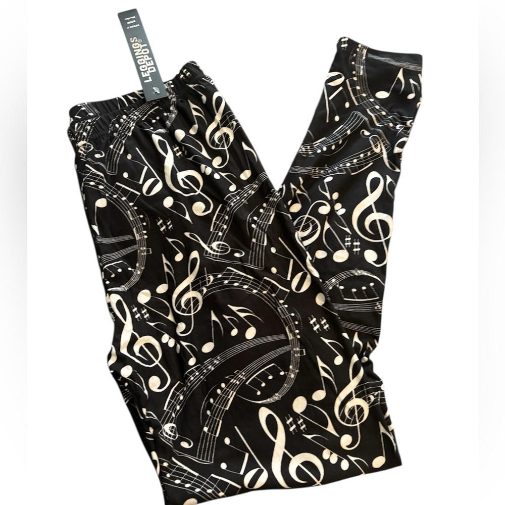 🔵🔵Leggings Depot Black and White Musical Leggings